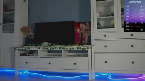  moon  online show from December 18, 12:51 pm