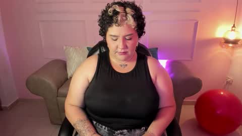 wen_jones online show from March 20, 8:25 pm