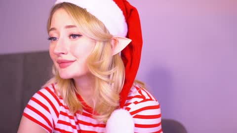 Snapshot of wendy_amber chatting on December 24, 3:16 pm Daisy    online show from December 24, 3:16 pm