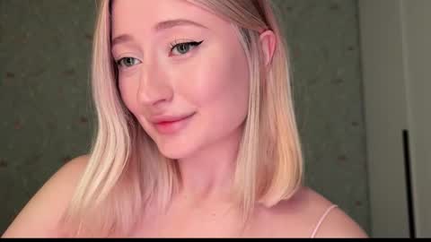 Daisy    online show from February 1, 5:01 pm