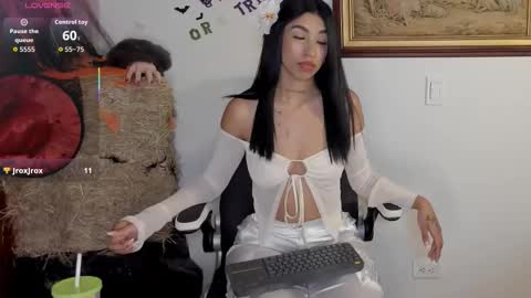 Wendy Marshall  online show from November 4, 7:30 pm