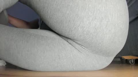 wet_pants2022 online show from May 29, 11:36 pm