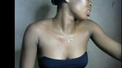 Bella online show from June 20, 7:39 pm