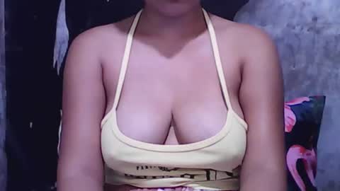 Snapshot of wettyhottie69 chatting on November 1, 1:32 am wettyhottie69 online show from November 1, 1:32 am