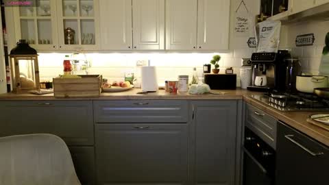 Snapshot of whats_her_name chatting on January 19, 9:23 pm Victoria Maria online show from January 19, 9:23 pm