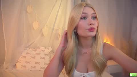 Snapshot of white_godness chatting on February 16, 2:43 pm Chloe    NEXT STREAM - 1 december online show from February 16, 2:43 pm