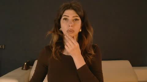 White Queen online show from April 16, 1:00 pm