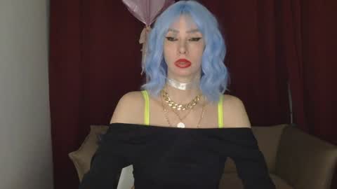 White Queen online show from February 6, 9:06 pm