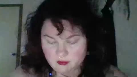 White Suggar online show from April 2, 5:32 pm