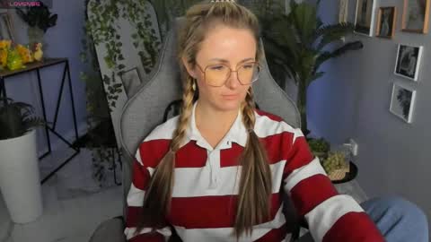 whitneypunnch online show from April 17, 3:14 pm