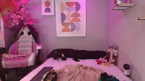 sussy online show from April 13, 12:39 pm