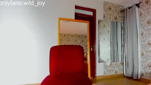 wild_joy online show from December 17, 5:00 am