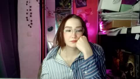 Phoebe online show from March 12, 9:17 pm