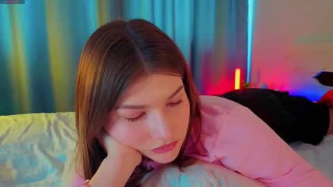 Vicki3 online show from February 20, 7:21 am