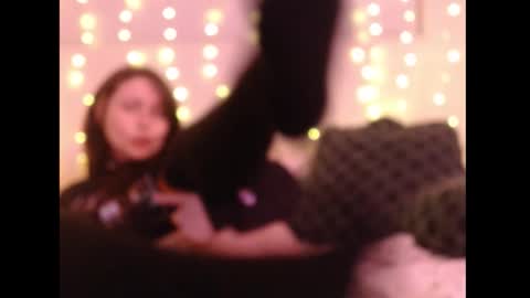 Eevie online show from February 9, 2:03 am