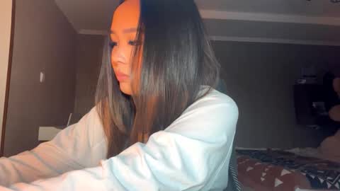 Amina online show from October 25, 2:25 pm