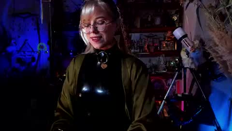 Snapshot of witch_fiona chatting on February 12, 7:24 pm Goddess of two strapons  - Mr. long Don Mr. Pinky online show from February 12, 7:24 pm