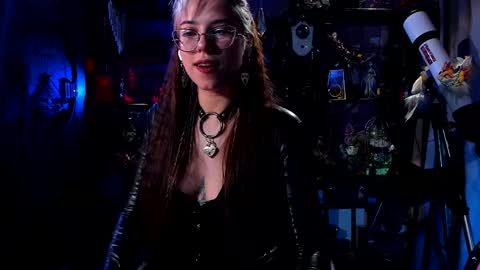 Snapshot of witch_fiona chatting on February 19, 8:20 pm Goddess of two strapons  - Mr. long Don Mr. Pinky online show from February 19, 8:20 pm