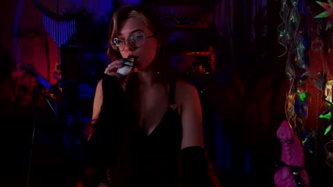 Snapshot of witch_fiona chatting on December 14, 6:52 pm Goddess of two strapons  - Mr. long Don Mr. Pinky online show from December 14, 6:52 pm