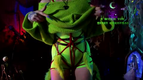 Snapshot of witch_fiona chatting on December 24, 7:44 pm Goddess of two strapons  - Mr. long Don Mr. Pinky online show from December 24, 7:44 pm