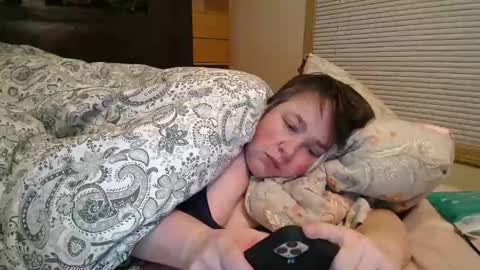 Annie online show from February 3, 8:08 am