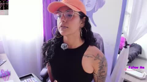     Luna Violeta  A r t i s t  online show from November 18, 7:26 pm