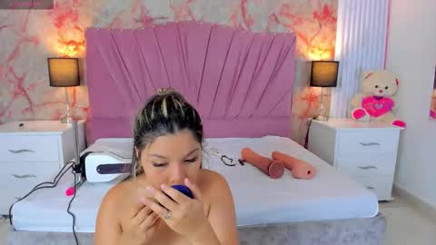 wonderkloe_ online show from March 15, 2:57 am