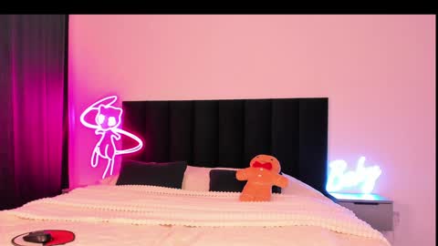 Emi online show from January 14, 4:04 am