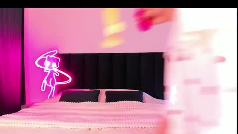 Emi online show from January 26, 3:59 am