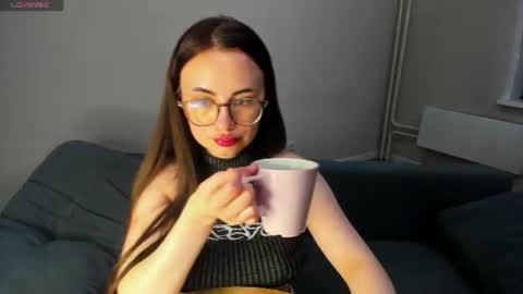 Alice online show from June 22, 4:04 pm