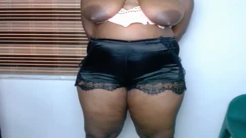 xcreamypussy online show from November 24, 5:04 pm