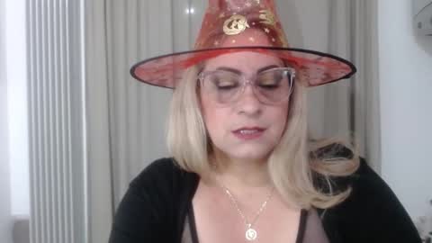 Elena online show from October 31, 10:08 am