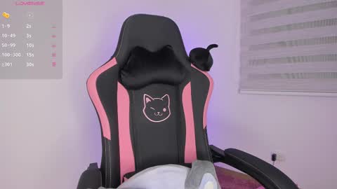 Snapshot of xemily_hardy chatting on March 3, 3:16 am Kanae. online show from March 3, 3:16 am