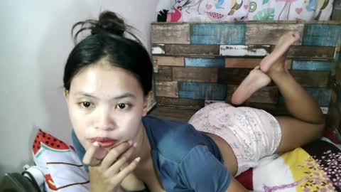 xgurlxlaloox online show from April 19, 2:11 am