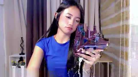 xhena online show from November 18, 12:28 pm