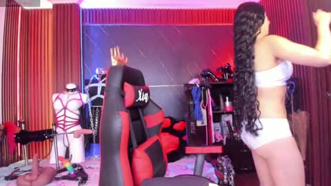 XiaQueen   I M online show from April 6, 11:44 am