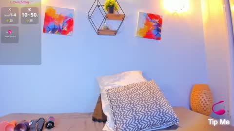 tifanny  online show from April 11, 11:36 am