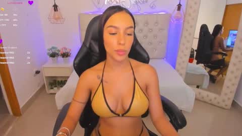 xiomara_cortes online show from February 5, 7:31 pm