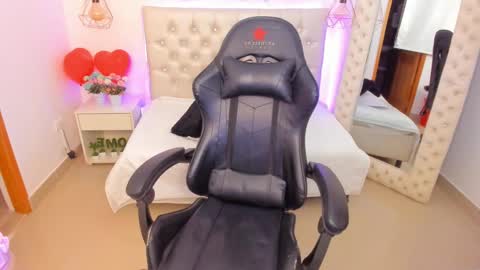 xiomara_cortes online show from February 15, 7:17 pm