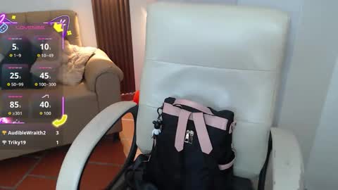 lunna online show from September 12, 10:28 pm