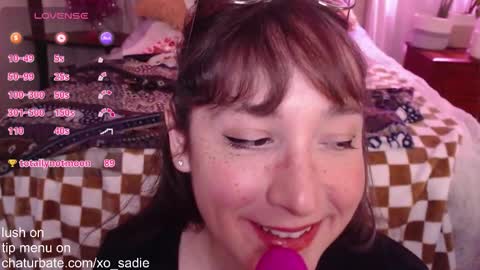 Xo Sadie online show from December 3, 8:17 am