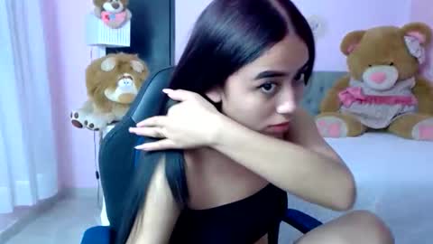 melany online show from December 15, 12:32 pm