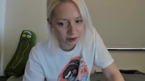 Snapshot of xxkimber_bentonxx chatting on December 3, 10:26 am  Next online Monday to Friday 10am till 2pm UK time online show from December 3, 10:26 am