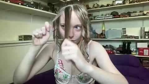 Snapshot of xxloveanastasia chatting on October 3, 5:07 pm LoveAnastasia online show from October 3, 5:07 pm