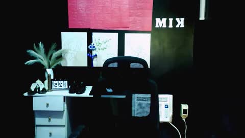 xxslutty kim online show from November 25, 11:23 am