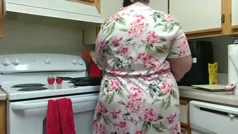 Strawberry Jane online show from January 11, 9:25 pm