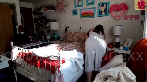 Strawberry Jane online show from January 28, 8:58 pm