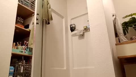 Strawberry Jane online show from March 3, 1:28 am