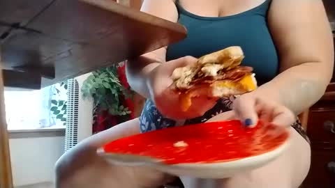 Strawberry Jane online show from September 13, 4:48 pm