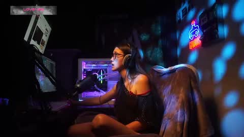xxxhairyladyxxx online show from August 4, 1:44 am